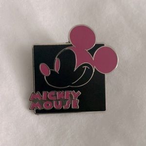 Disney Pin Mickey Expression Smiling Pink/Black
